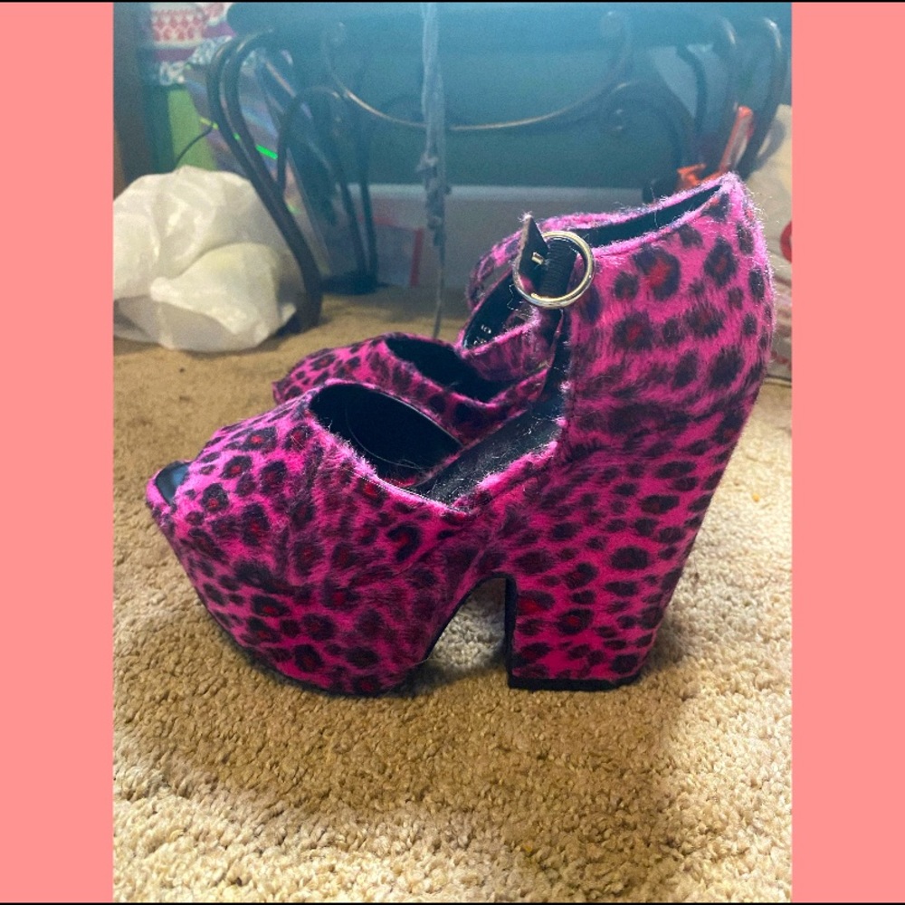 Delia’s Dollskill heels 5.5